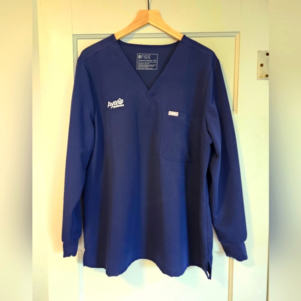 Figs V-Neck Longsleeved Scrub Top